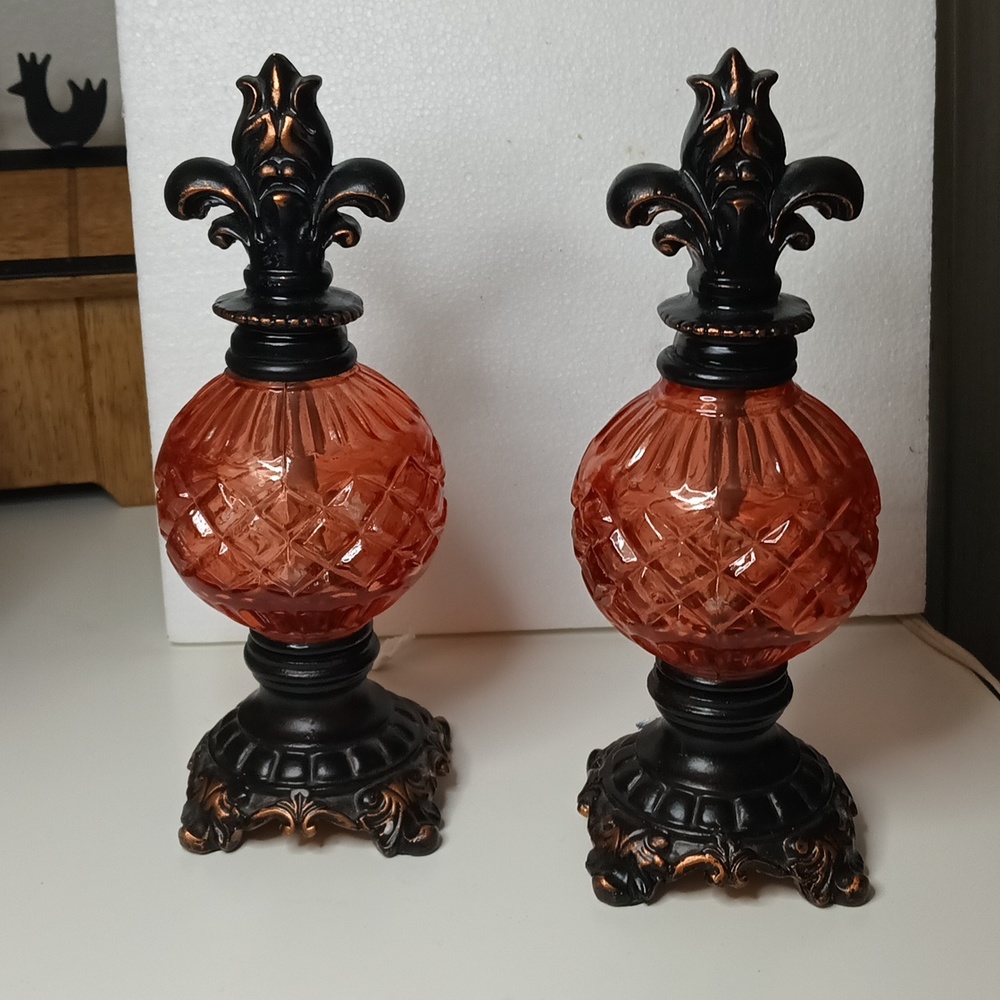 Set of 2 accent are pieces. Glass and metal.